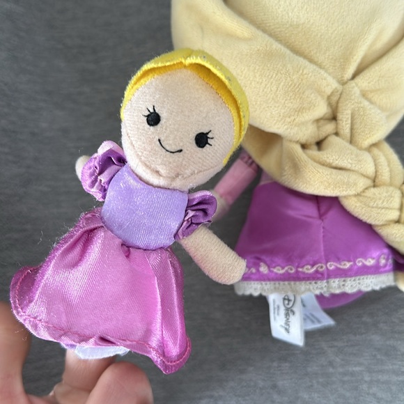 Rapunzel Finger Puppet & Stuffy Doll - Picture 3 of 3